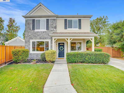 345 Chelmsford Dr Brentwood, CA 94513