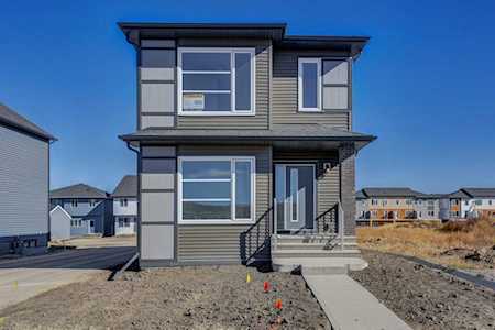 550 Creekstone Circle SW Calgary, AB T2X 4Y3
