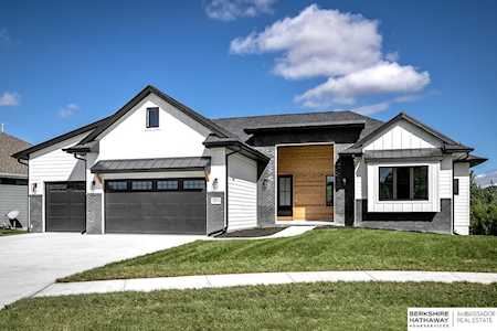 20810 Frances Circle Elkhorn, NE 68022