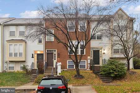 8115 Wooded Glen Ct Ellicott City, MD 21043