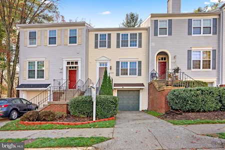 5854 Wye Oak Commons Ct #27 Burke, VA 22015