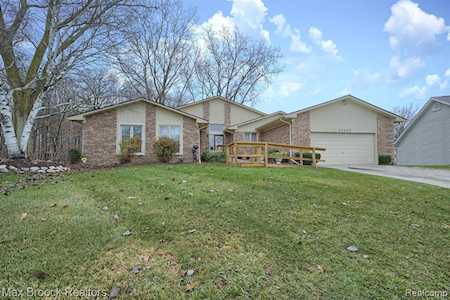 30452 Stratford Ct Farmington Hills, MI 48331