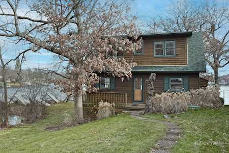 4702 W Lake Shore Dr Wonder Lake, IL 60097
