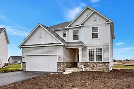 2131 Schmitt Circle Algonquin, IL 60102