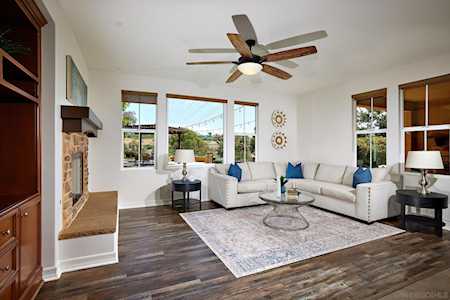 6856 Estrella De Mar Carlsbad, CA 92009