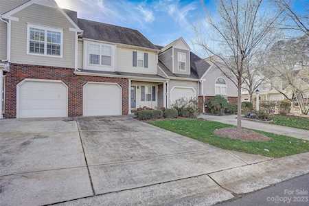 8204 Churchton Place Charlotte, NC 28277