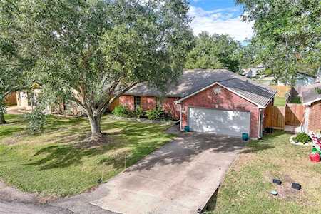 2925 County Road 855B Alvin, TX 77511