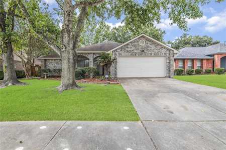 2121 Aberdeen Dr League City, TX 77573