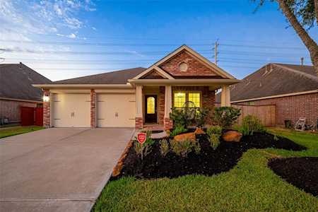 13707 Rainwater Dr Pearland, TX 77584