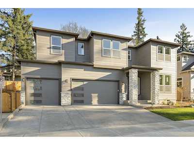 8934 SW Lintner TER Portland, OR 97223