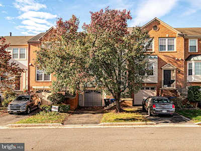 327 Davis Ave SW Leesburg, VA 20175