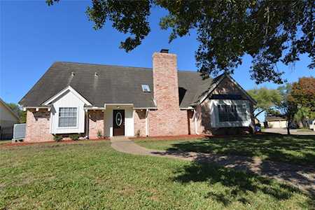 1802 Claiborne Dr League City, TX 77573
