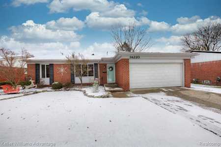 14220 Knolson St Livonia, MI 48154