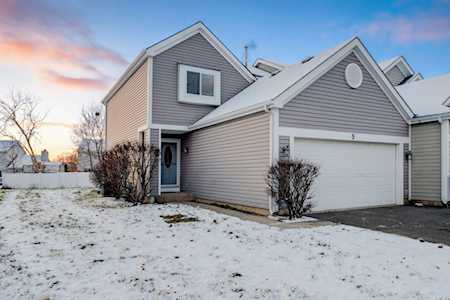 5 Weston Ct South Elgin, IL 60177