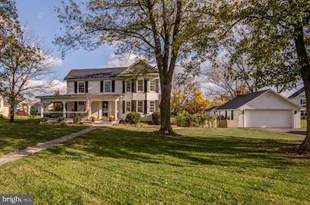 9 S Loudoun St Lovettsville, VA 20180