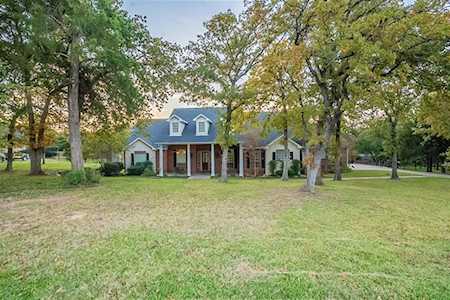 7108 Wooded Acres Trail Mansfield, TX 76063