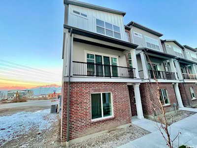 12986 S Cohab Ct Riverton, UT 84096