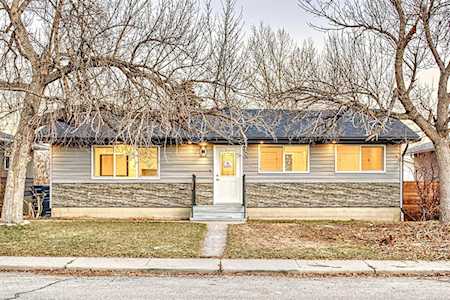 4604 Greenview Dr NE Calgary, AB T2E 5R6