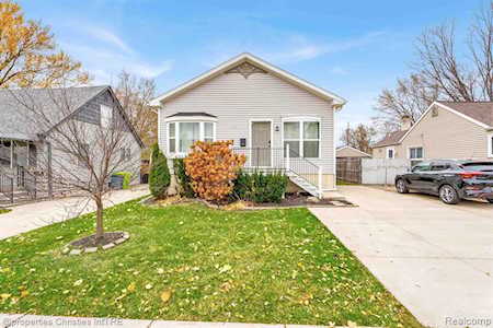 27097 Alger Blvd Madison Heights, MI 48071