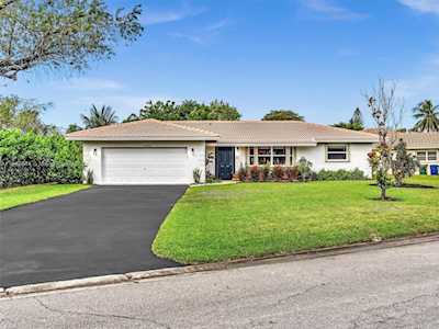 4000 NW 103rd Dr Coral Springs, FL 33065