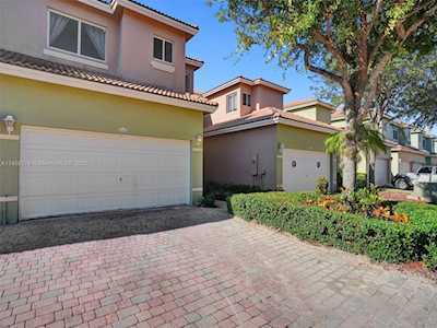 1654 SE 24th Ct Homestead, FL 33035