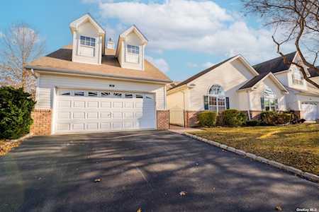 45 Constantine Way #45 Mount Sinai, NY 11766