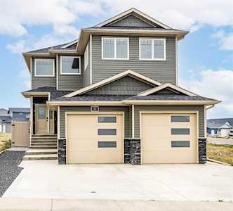 32 Sierra Rd SW Medicine Hat, AB T1B 0R5