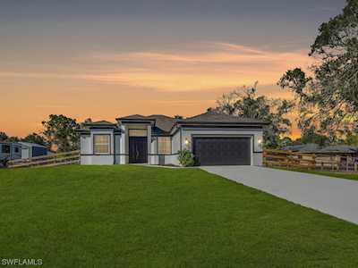 2335 Lazy River Ln Fort Myers, FL 33905