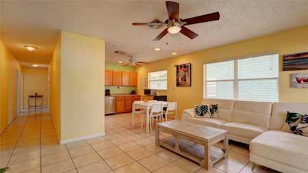 420 NW 49th St Oakland Park, FL 33309