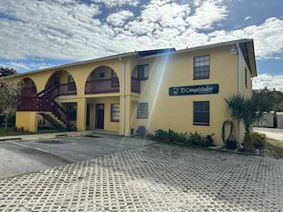 216 Glenview Boulevard #206 Daytona Beach, FL 32118