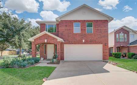 5603 Tiger Lilly Way Houston, TX 77085