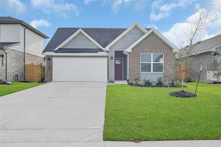 1638 Fleetwood Crossing Fresno, TX 77545