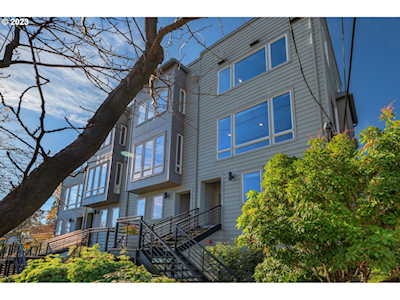 4631 S Corbett AVE Portland, OR 97239