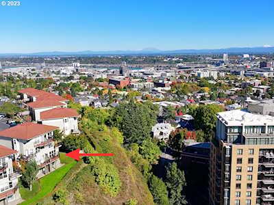 232 NW Uptown TER #1A Portland, OR 97210