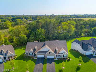 112 Costekin Ct Hawthorn Woods, IL 60060