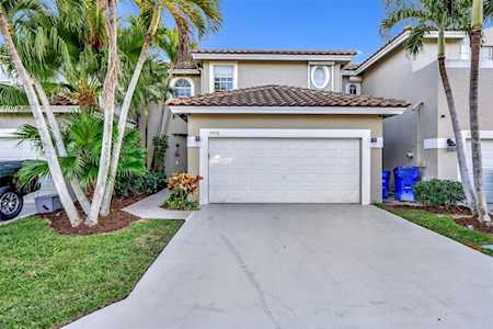 11930 NW 56th St Coral Springs, FL 33076