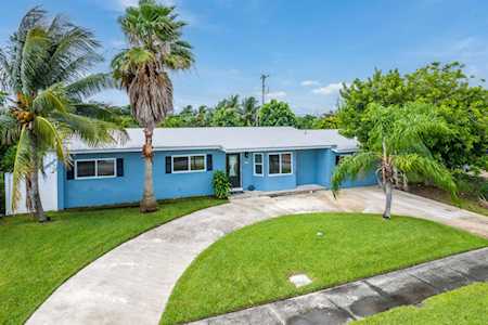 1326 W Mango Street Lantana, FL 33462