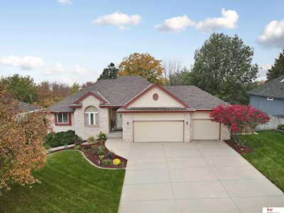 646 Caribou Circle Papillion, NE 68046