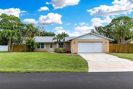 8901 SE Sandcastle Circle Hobe Sound, FL 33455