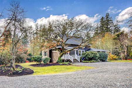 14195 Stranne Rd NE Bainbridge Island, WA 98110