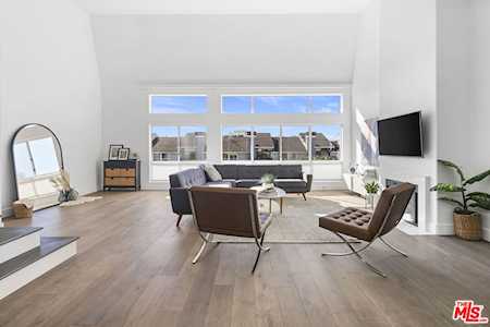 11690 Montana Ave #PH303 Los Angeles, CA 90049