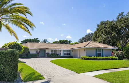 643 Lakeside Court North Palm Beach, FL 33408