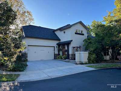 1892 S Streampointe Lane Eagle, ID 83616