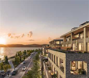4 Lighthouse Landing #411 Sleepy Hollow, NY 10591