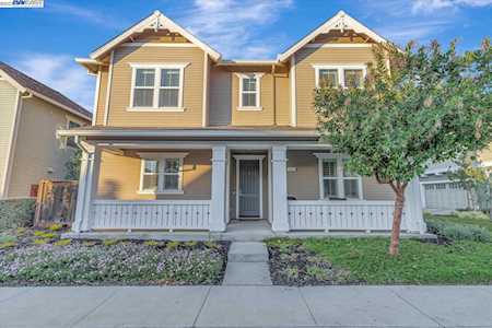 5868 Flora Cmn Livermore, CA 94551