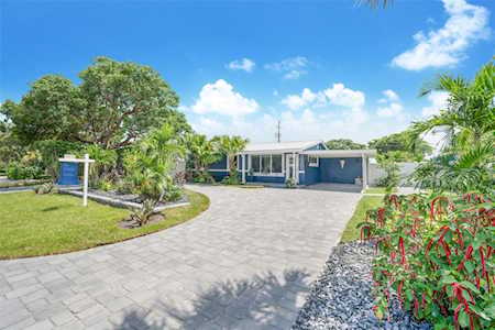 300 NE 27th Dr Wilton Manors, FL 33334