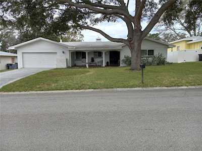 916 San Remo Ave Clearwater, FL 33756