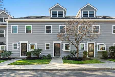 1202 Lagrange St #1202 Boston, MA 02467