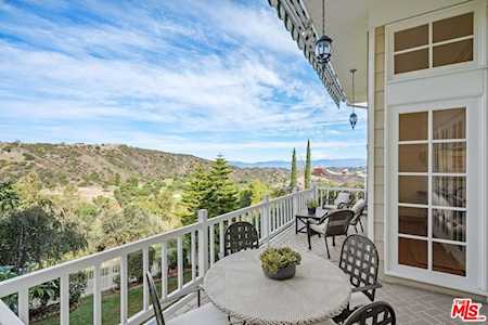 2272 The Terrace Los Angeles, CA 90049