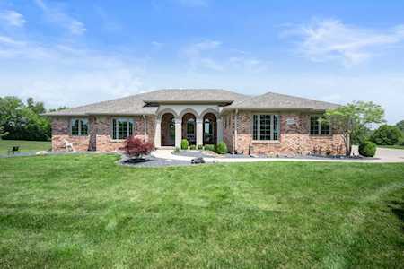 12200 W Woodcreek Dr Yorktown, IN 47396